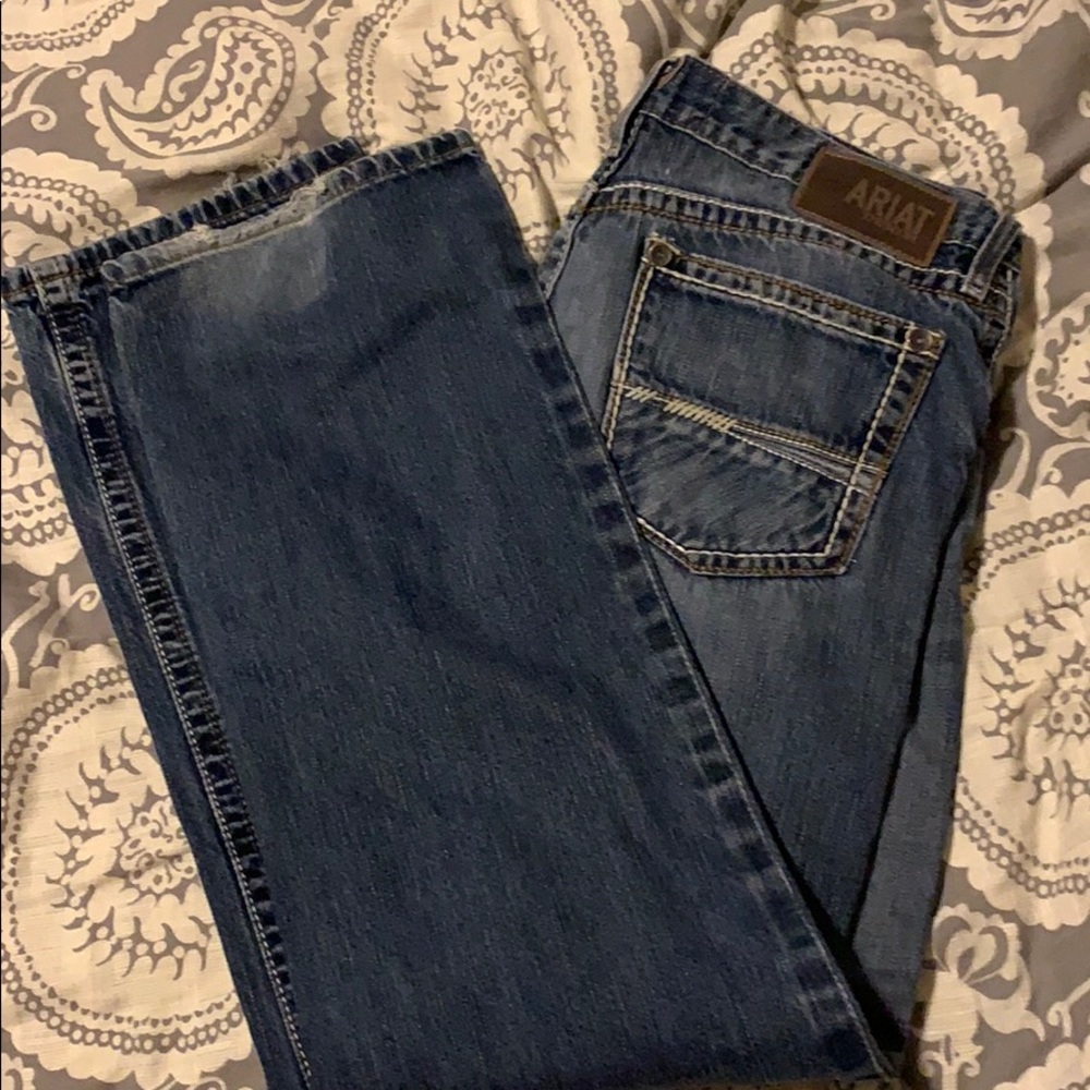 Means ariat jeans